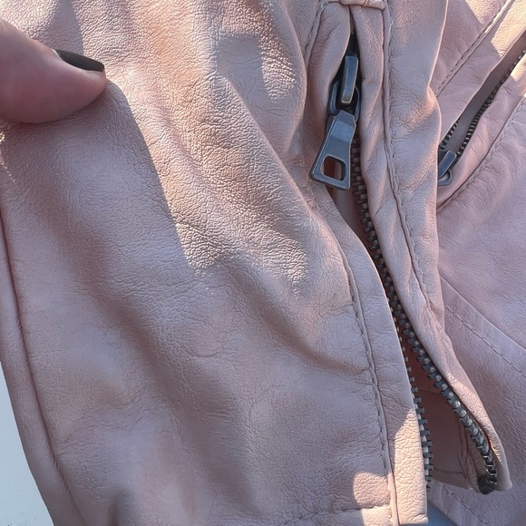 Wet Seal Pale Peach Faux Leather Biker Jacket Size Medium - Picture 3 of 4